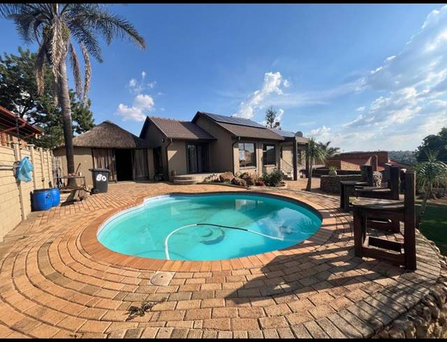 4 BEDROOM HOUSE FOR SALE IN GLENVISTA